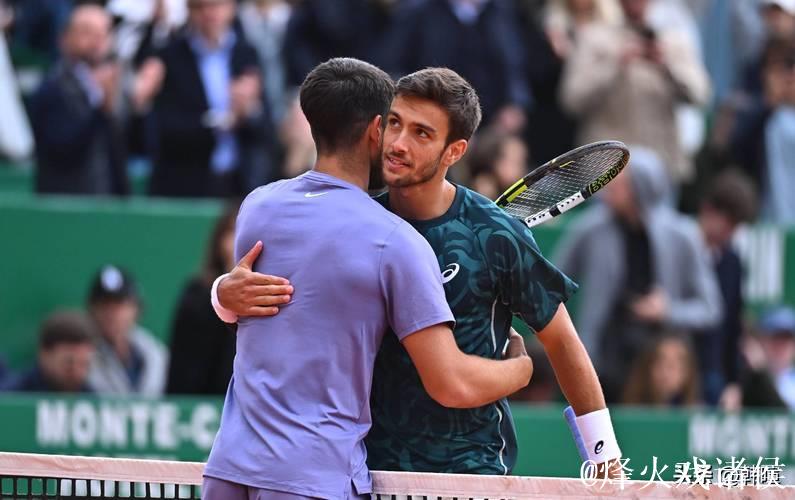 阿尔卡拉斯2-1力克弗里茨 总决赛小组赛喜获两连胜