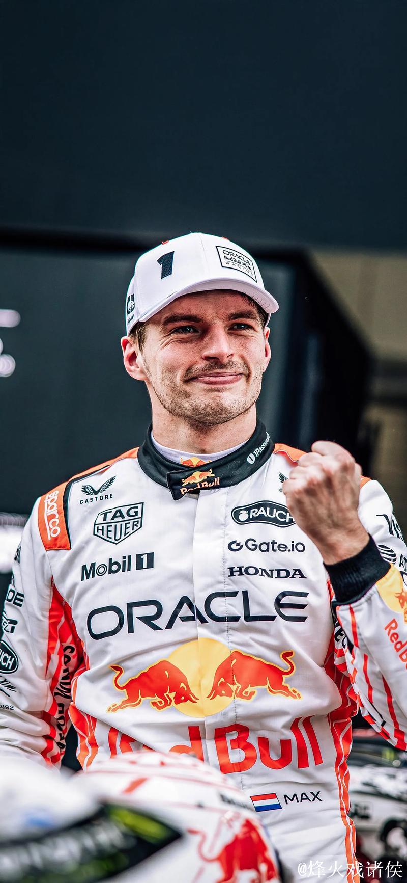 维斯塔潘日本站摘冠 诺里斯与皮亚斯特里紧随其后分获亚季军